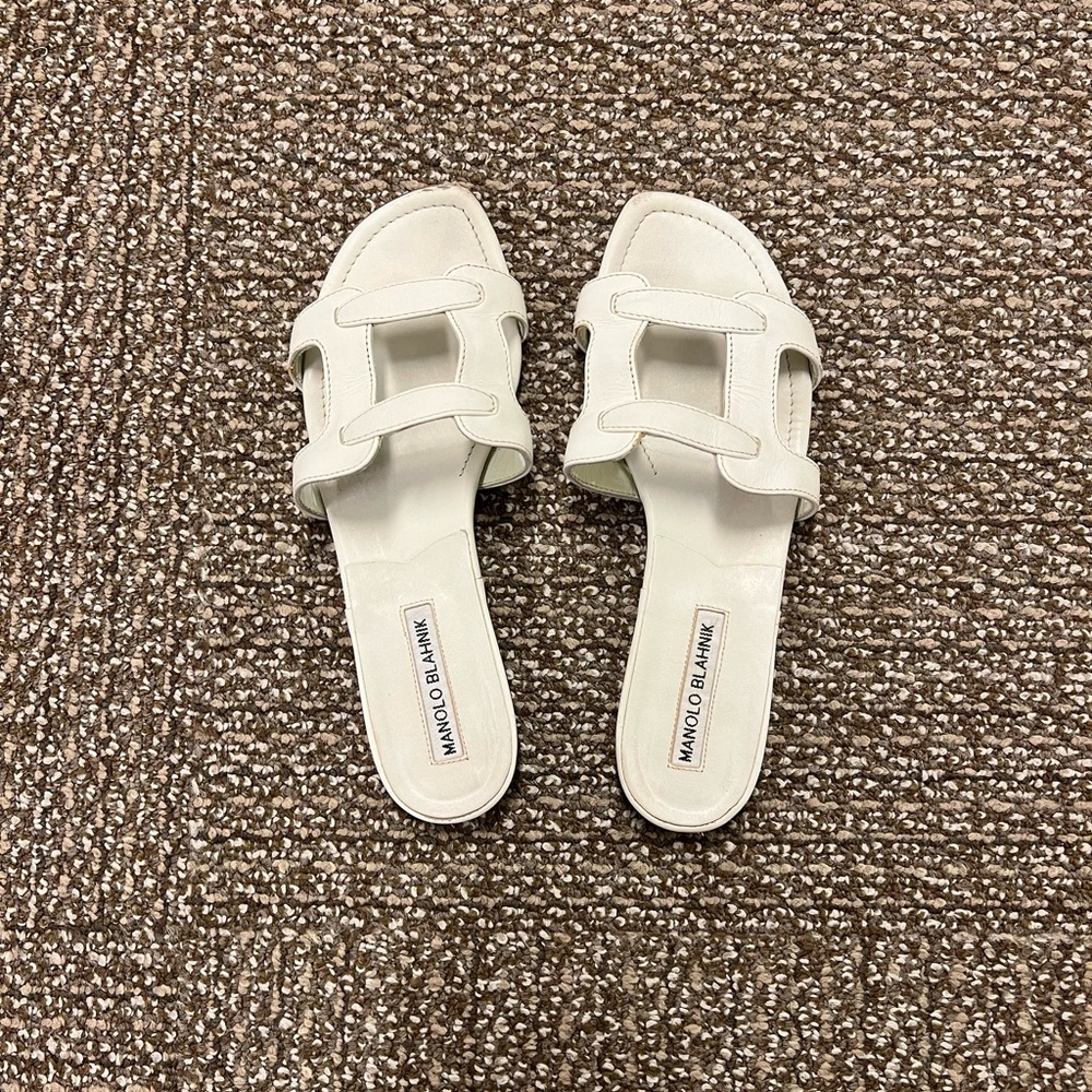Manolo blahnik grella sandals white leather